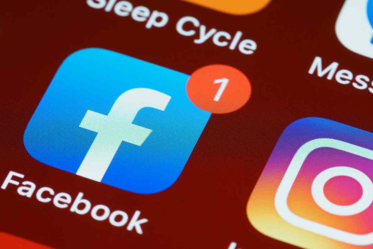 facebook e instagram potrebbero diventare a pagamento